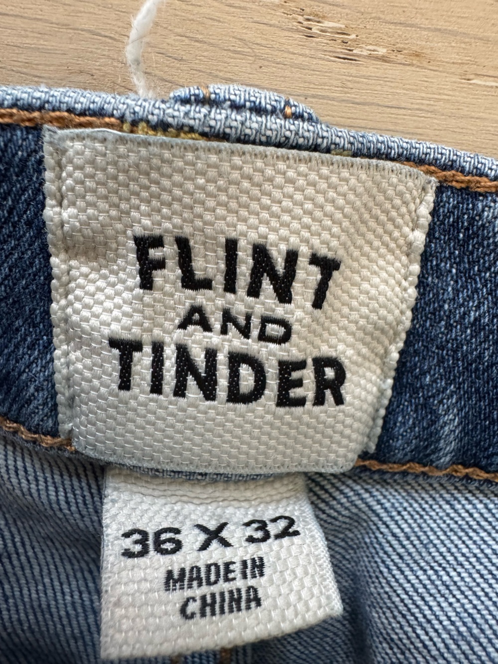 Flint and Tinder Straight Fit Jeans Mens 36x32 ( 34x31)Blue Light Wash Denim - Picture 3 of 7